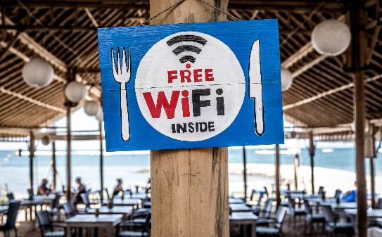 Risks of Using Public Wi-Fi Networks and How to Prevent Them   tips-and-tricks